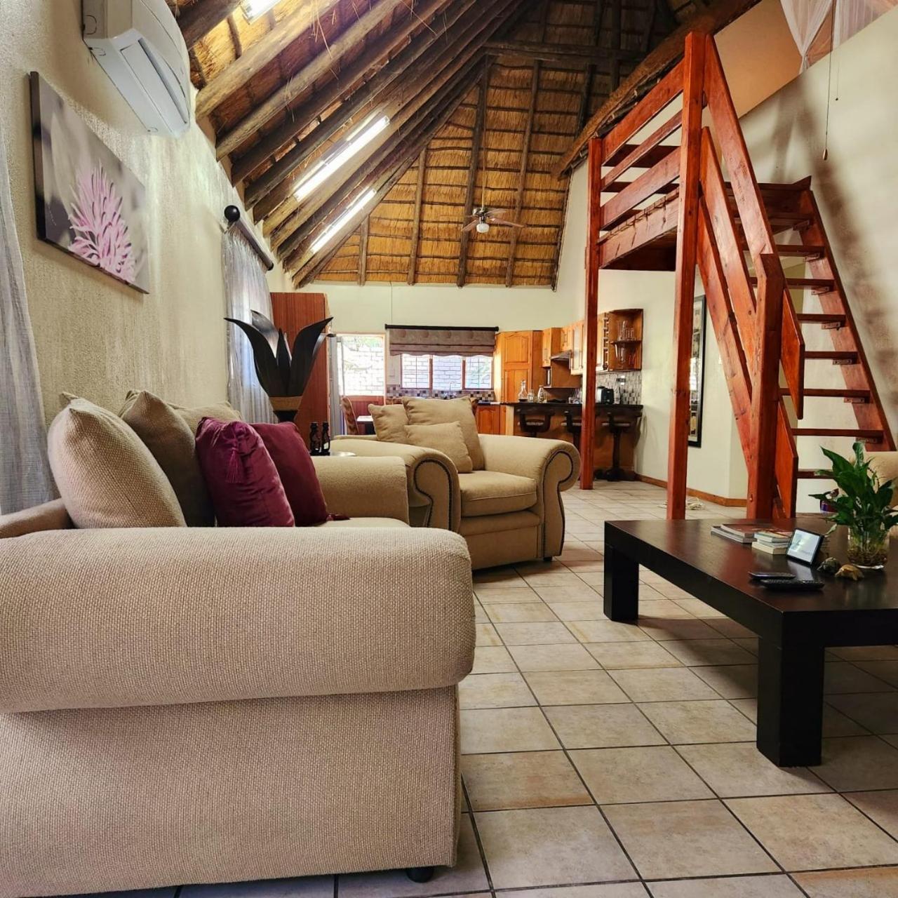 Orange Gecko Cottage ファラボルワ エクステリア 写真